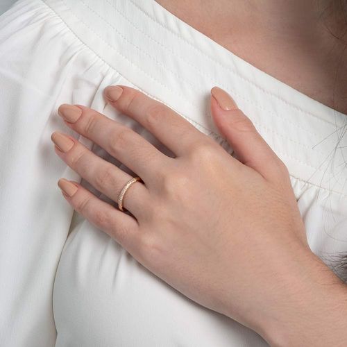 MEIA ALIANÇA BANHADA A OURO 18K COM ZIRCÔNIAS