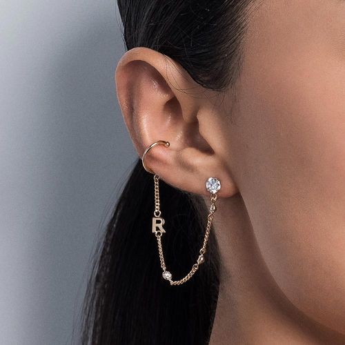 BRINCO COM PIERCING DE PRESSÃO LETRA BANHADO A OURO 18K COM ZIRCÔNIAS-LETRA R