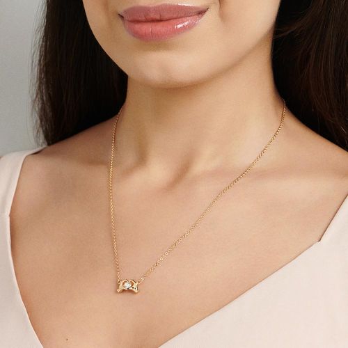 GARGANTILHA CORAÇÃO NAS MÃOS BANHADA A OURO 18K