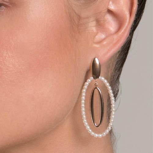 BRINCO BANHADO A OURO 18K COM PÉROLAS