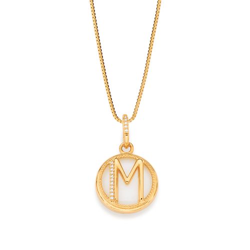 PINGENTE LETRA BANHADO A OURO 18K COM MADRE PÉROLA E ZIRCÔNIAS-LETRA M