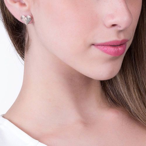BRINCO CORAÇÃO COM FRISOS BANHADO A OURO 18K
