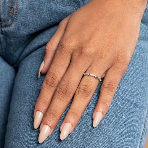 APARADOR DE ALIANÇA BANHADA A RHODIUM COM ZIRCÔNIAS