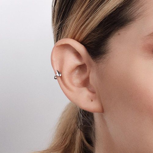 BRINCO PIERCING DE PRESSÃO GOTA BANHADO A PLATINA