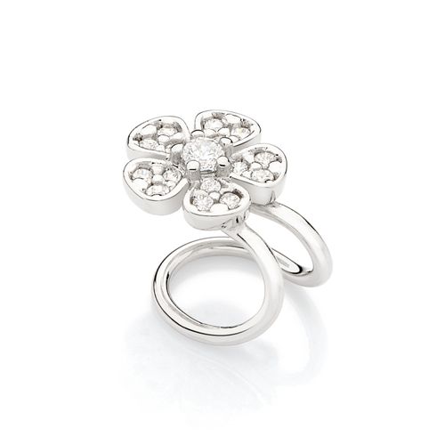 BRINCO PIECING DE PRESSÃO FLOR BANHADO A PLATINA COM ZIRCÔNIAS