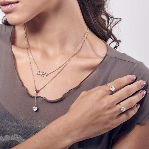 ANEL SOLITÁRIO BANHADO A OURO 18K COM ZIRCÔNIA NO FORMATO DE CORAÇÃO