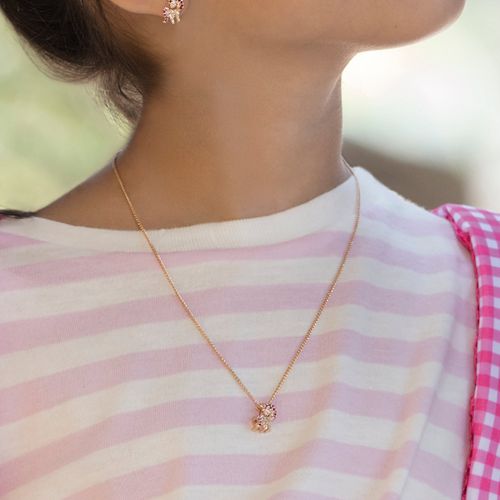 PINGENTE BANHADO A OURO 18K NO FORMATO DE UNICÓRNIO