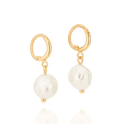 BRINCO ARGOLA BANHADO A OURO 18K COM PÉROLA DE ÁGUA DOCE SINTÉTICA