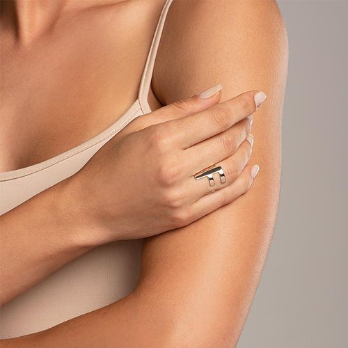 ANEL COM LETRA BANHADO A OURO 18K-LETRA F