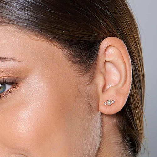 BRINCO BANHADO A OURO 18K COM PÉROLAS SINTÉTICAS E ZIRCÔNIAS