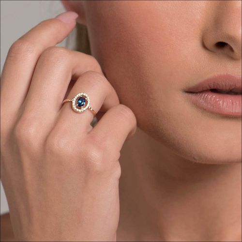 ANEL OVAL BANHADO A OURO 18K COM ZIRCÔNIAS