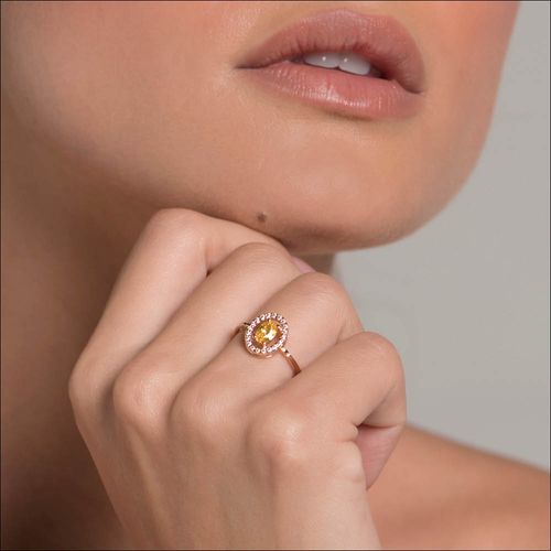 ANEL OVAL BANHADO A OURO 18K COM ZIRCÔNIAS