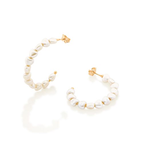BRINCO MEIA ARGOLA PÉROLAS BANHADO A OURO 18K