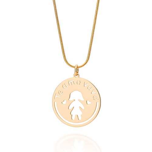 PINGENTE BANHADO A OURO 18K COM FRASE, CORAÇÕES E MENINA AO CENTRO.