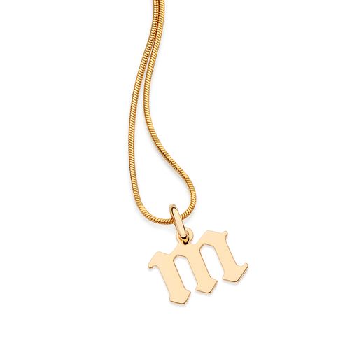 PINGENTE LETRA GÓTICA BANHADA A OURO 18K-LETRA M