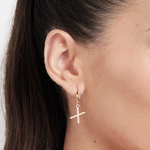 BRINCO ARGOLA COM LETRAS BANHADO A OURO 18K-LETRA X