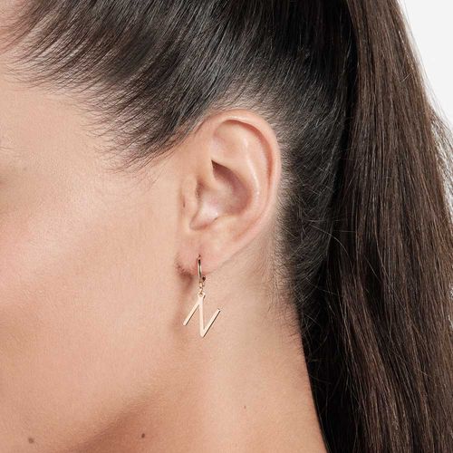 BRINCO ARGOLA COM LETRAS BANHADO A OURO 18K-LETRA N