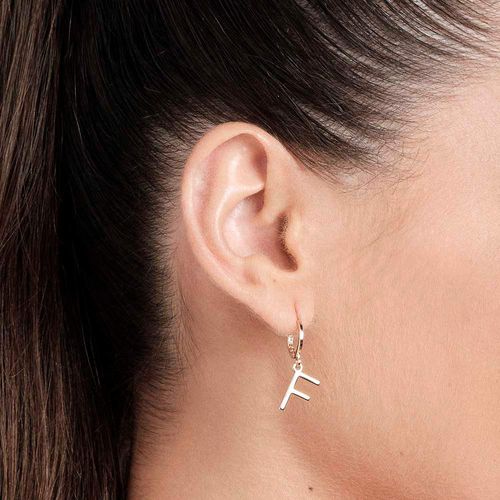 BRINCO ARGOLA COM LETRAS BANHADO A OURO 18K-LETRA F