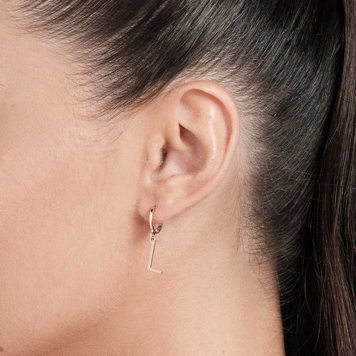 BRINCO ARGOLA COM LETRAS BANHADO A OURO 18K-LETRA L