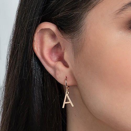 BRINCO ARGOLA COM LETRAS BANHADO A OURO 18K-LETRA A