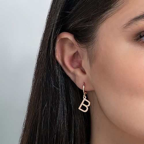 BRINCO ARGOLA COM LETRAS BANHADO A OURO 18K-LETRA B
