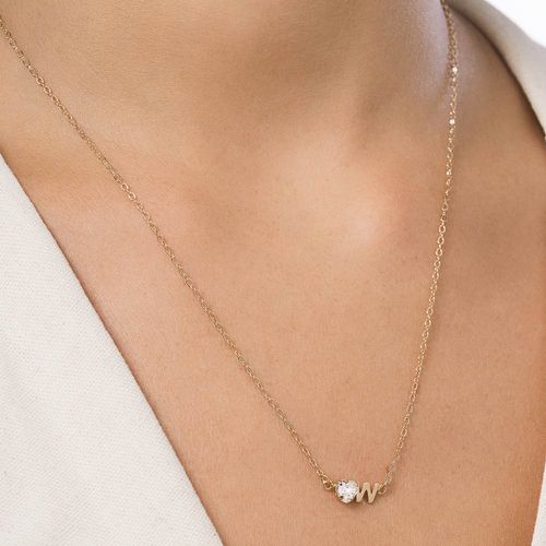 GARGANTILHA COM PINGENTE LETRA BANHADA A OURO 18K COM ZIRCÔNIA -LETRA W