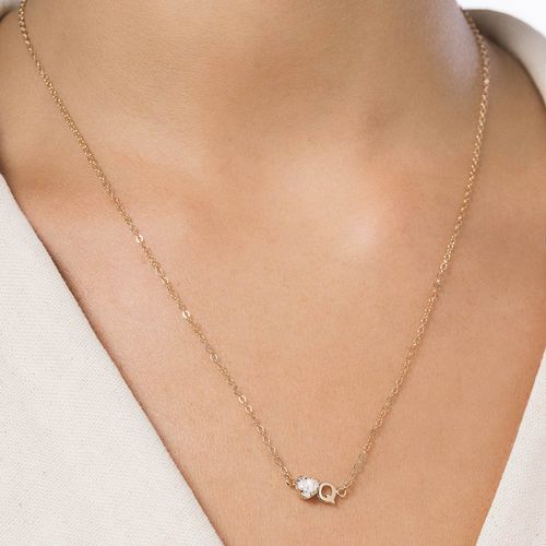 GARGANTILHA COM PINGENTE LETRA BANHADA A OURO 18K COM ZIRCÔNIA -LETRA Q
