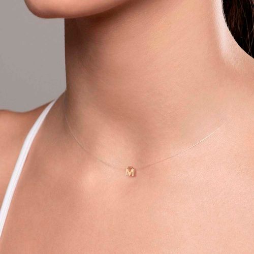 GARGANTILHA FIO NYLON BANHADA A OURO 18K-LETRA M
