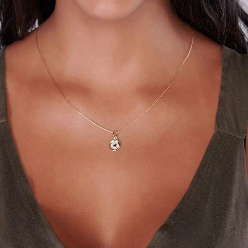 PINGENTE INFANTIL BANHADO A OURO 18K NO FORMATO DE BOLA COM APLICAÇÃO  DE RESINA