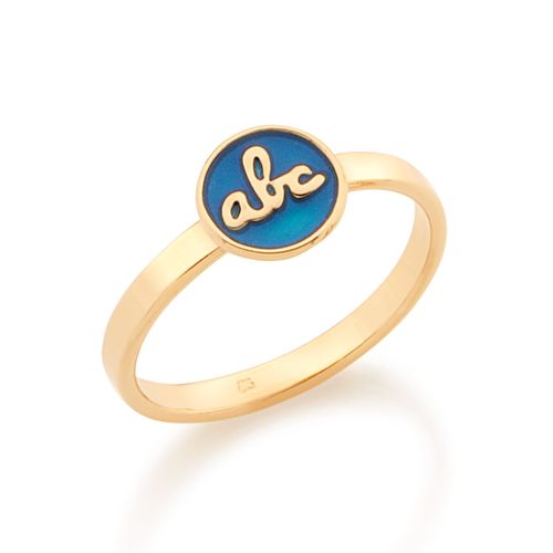 ANEL INFANTIL BANHADO A OURO 18K COM ESCRITA ABC E APLICAÇÃO DE RESINA-AZUL