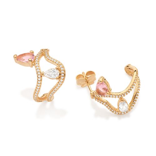 BRINCO MEIA ARGOLA ABSTRATO BANHADO A OURO 18K COM ZIRCÔNIAS E CRISTAIS