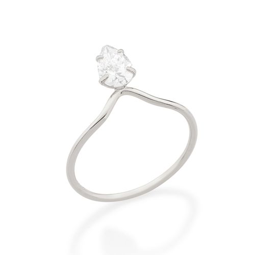 ANEL SOLITÁRIO BANHADO A RHODIUM COM ZIRCÔNIA GOTA.