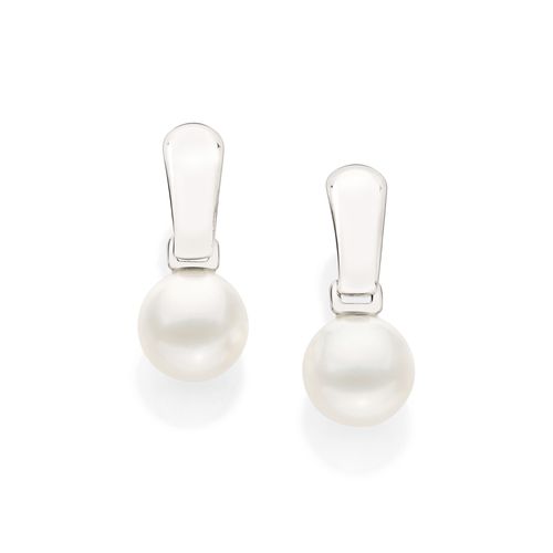 BRINCO BANHADO A PLATINA COM PÉROLAS