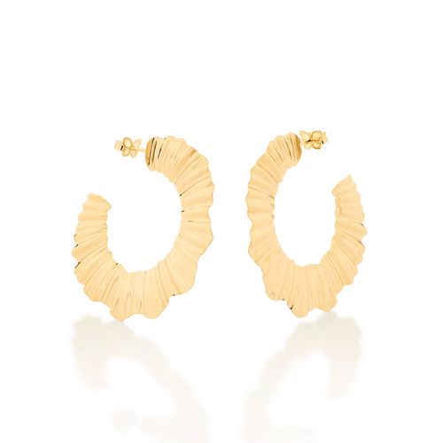 BRINCO MEIA ARGOLA ONDULADA BANHADO A OURO 18K