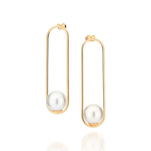 BRINCO OVAL BANHADO A OURO 18K COM PÉROLAS