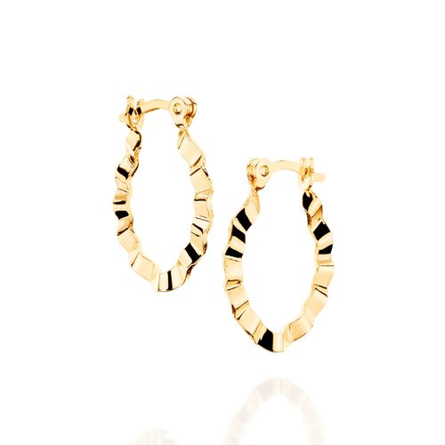 BRINCO ARGOLA OVAL ONDULADA BANHADO A OURO 18K