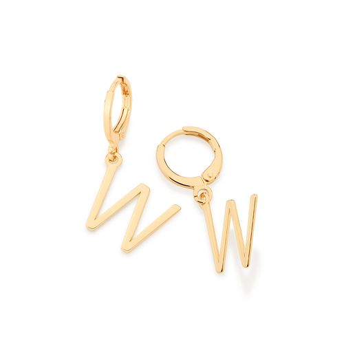 BRINCO ARGOLA COM LETRAS BANHADO A OURO 18K-LETRA W